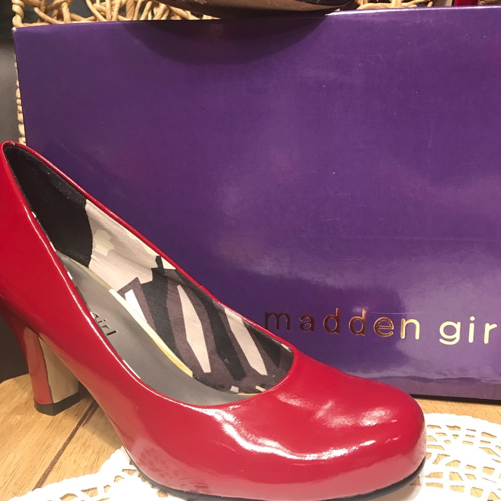 💥sold💥Madden Girl, “Stella” shinny heels